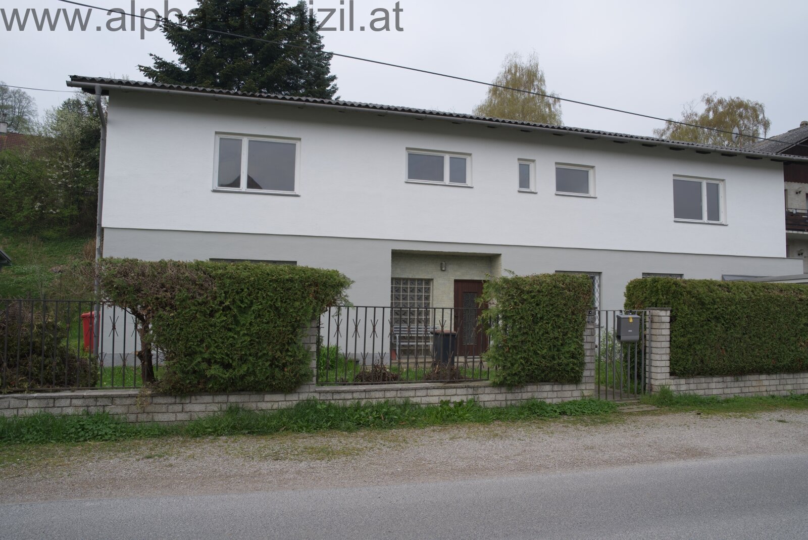 Großzügiges Einfamilienhaus, auch gut nutzbar als Büro, Praxis oder Atelier! Großzügiges Einfamilienhaus, auch gut nutzbar als Büro, Praxis oder Atelier!